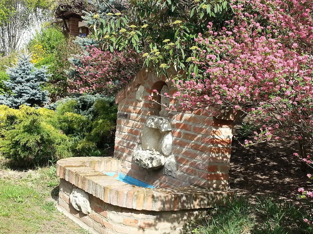 Penzion U Vlků Valtice Exterior foto