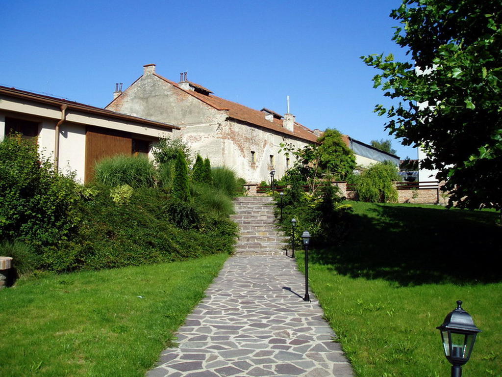 Penzion U Vlků Valtice Exterior foto