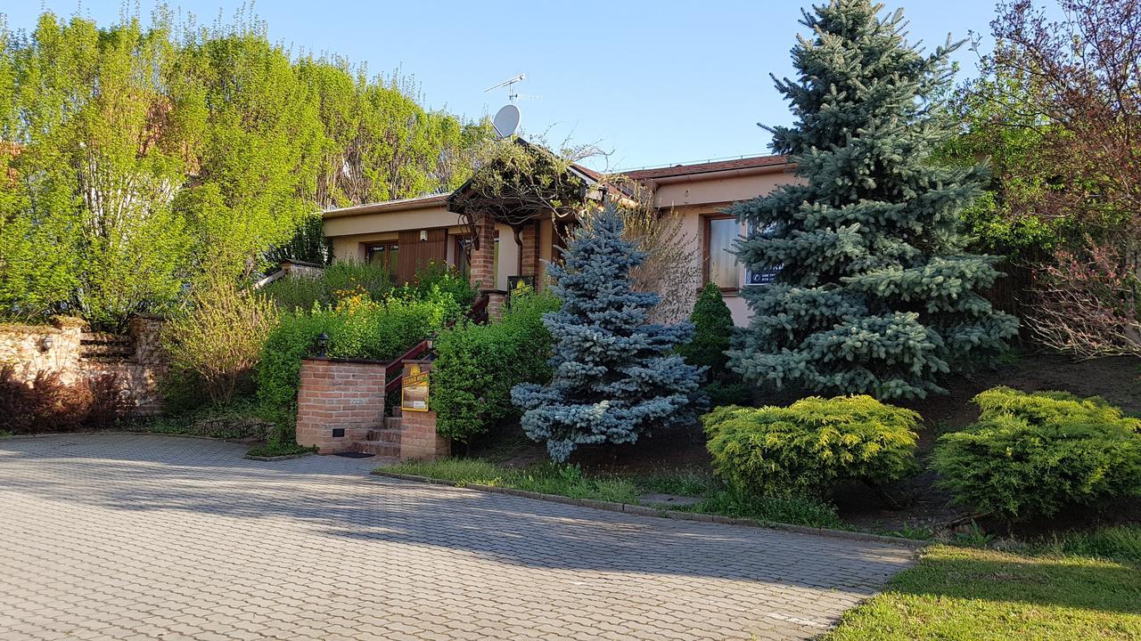 Penzion U Vlků Valtice Exterior foto