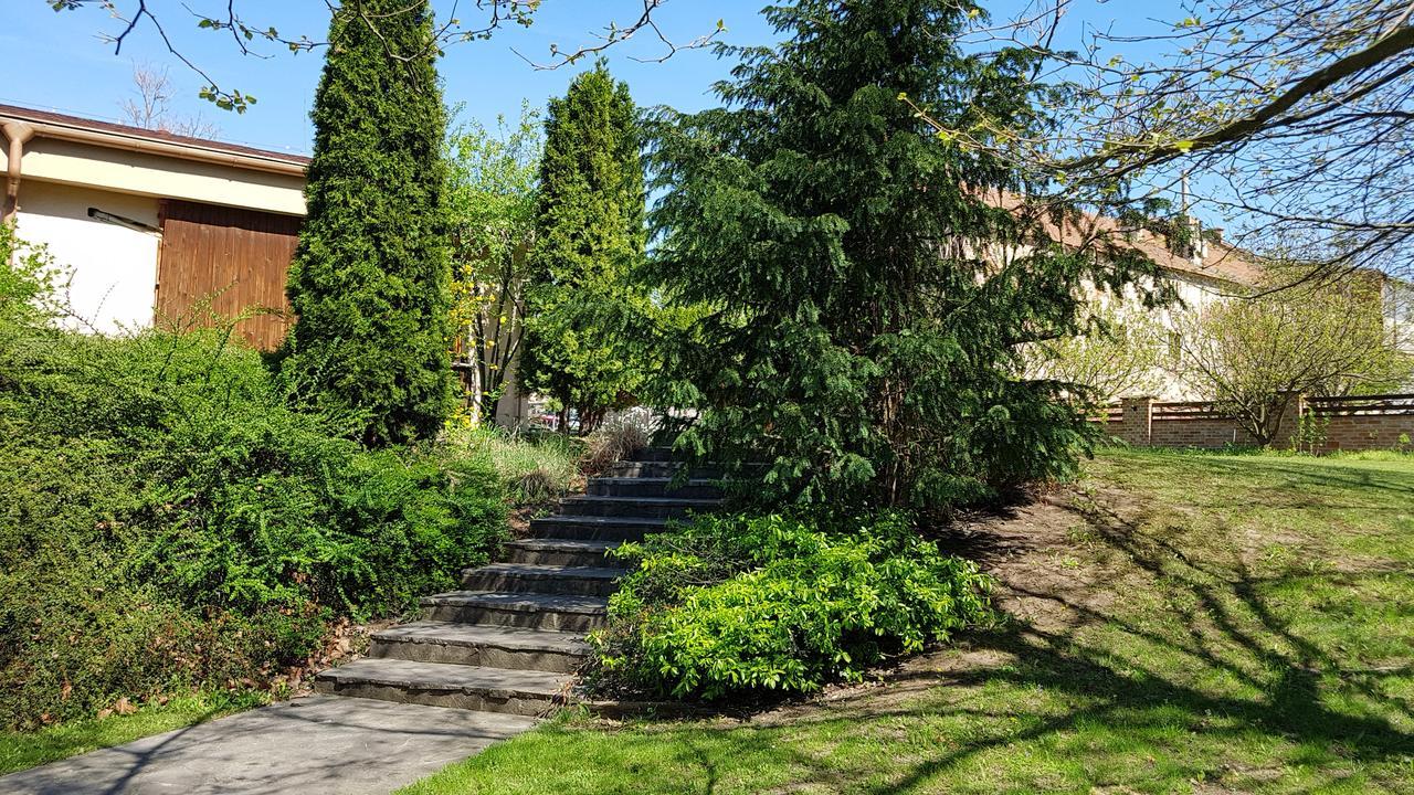 Penzion U Vlků Valtice Exterior foto